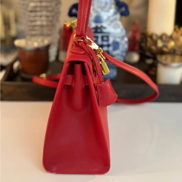 Luxurious Red Leather Satchel - Picture 5 of 9